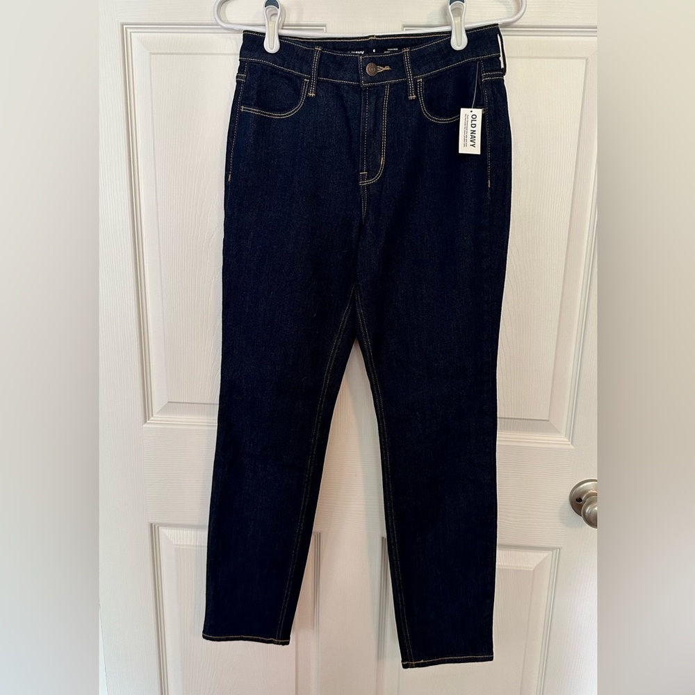 Old Navy high-rise straight leg dark wash jeans. Size 6 Petite. New with tags.